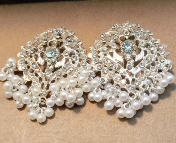 Trendy Crystal Flower & White Pearls Stud Earrings