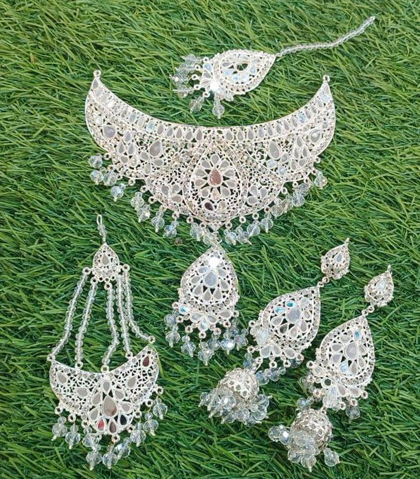 Elevate Your look By Wearing these Extra Ordinary Silver Beautiful Collar sets