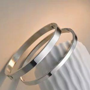 Gold silver Waterproof stainless steel open bangle for men women as gift