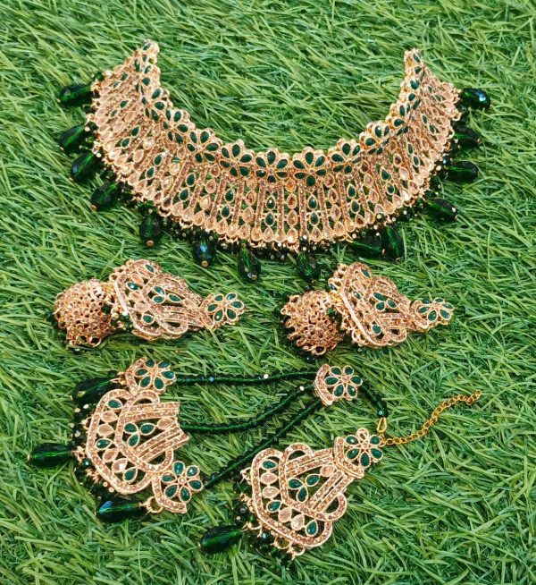 Exquisite Collar Set with Jhumka + Tikka + Jhumar in New Style