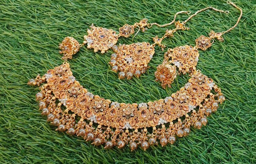 New Kaashi Style Traditional Casting Choker with Jhumka + Earring + Tikka