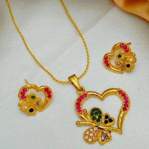 Nautaten Trendy Gold Love Heart Locket Pendant Set with Tops