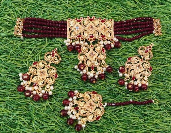 New stylish choker set fashion design: Best quality In Different Color